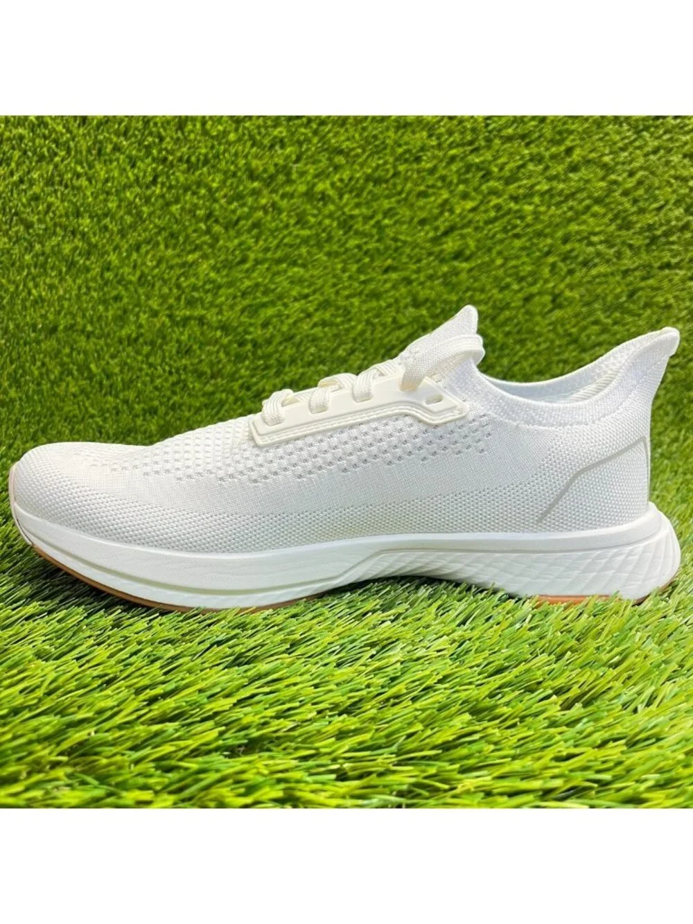 Flux Adapt Runner White Gum Womens Size 8.5 Mens Size 7 Running Athletic Shoes